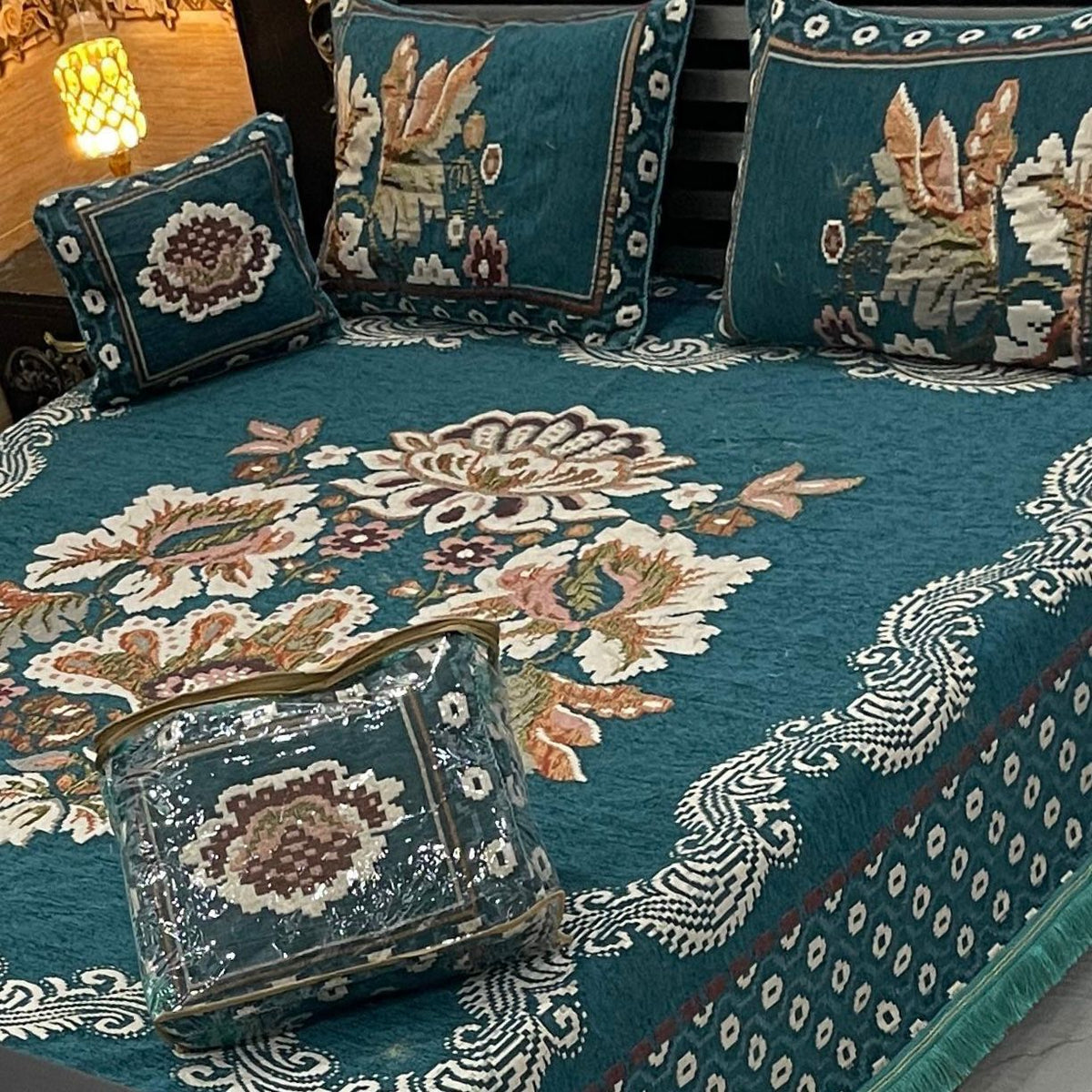 Jacquard Velvet 4-Piece Fancy Bedsheet Set 12
