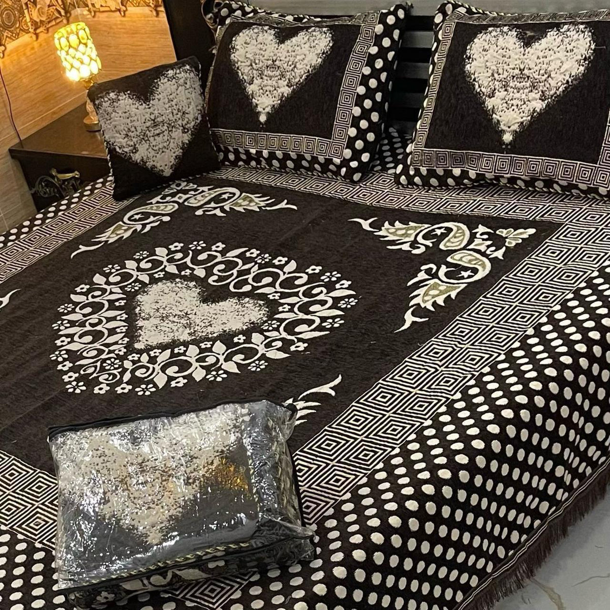 Jacquard Velvet 4-Piece Fancy Bedsheet Set 08